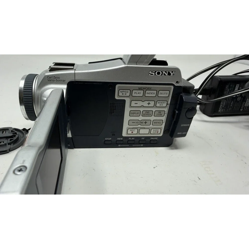 Sony Handycam DCR-TRV18 MiniDV Digital Camcorder Video Camera Tested/work